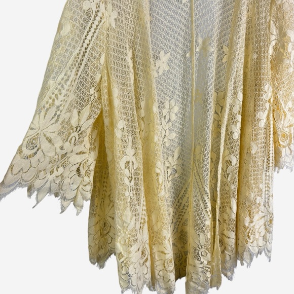 NEW Torrid Scalloped Lace Kimono 3X-4X 22-26 Yellow Open Front 3/4 Sleeves - Picture 4 of 9
